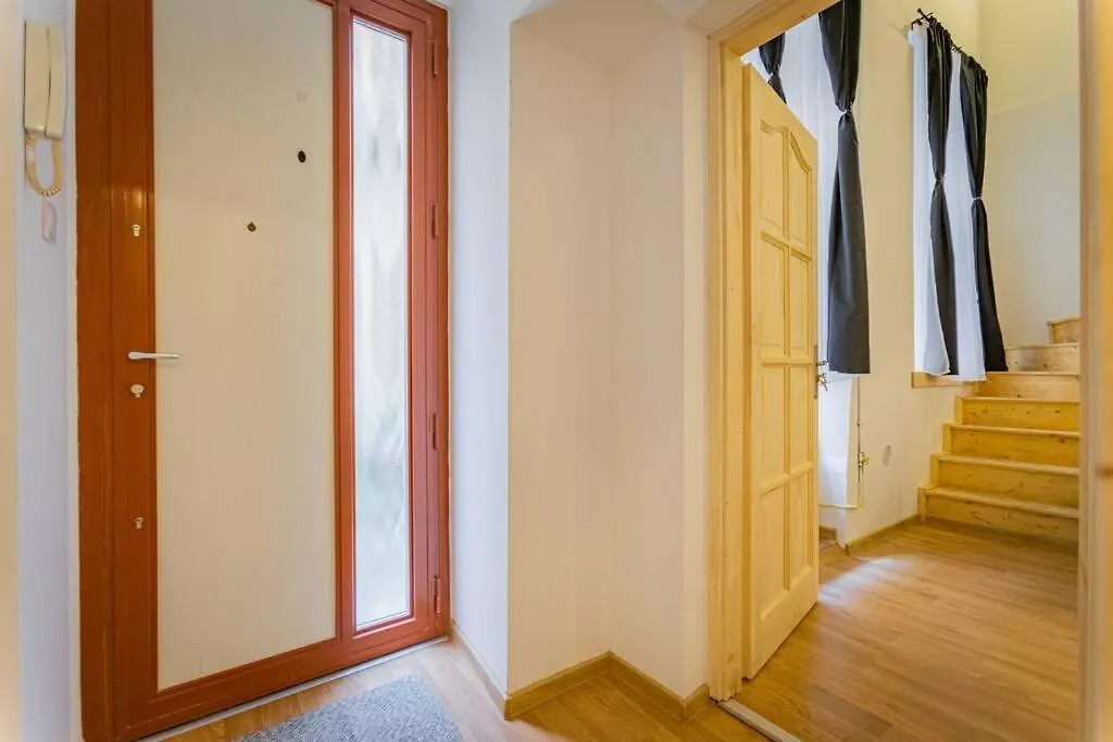 Apartment 2 Bedroom Flat In The Dob Street, Venus Budapest