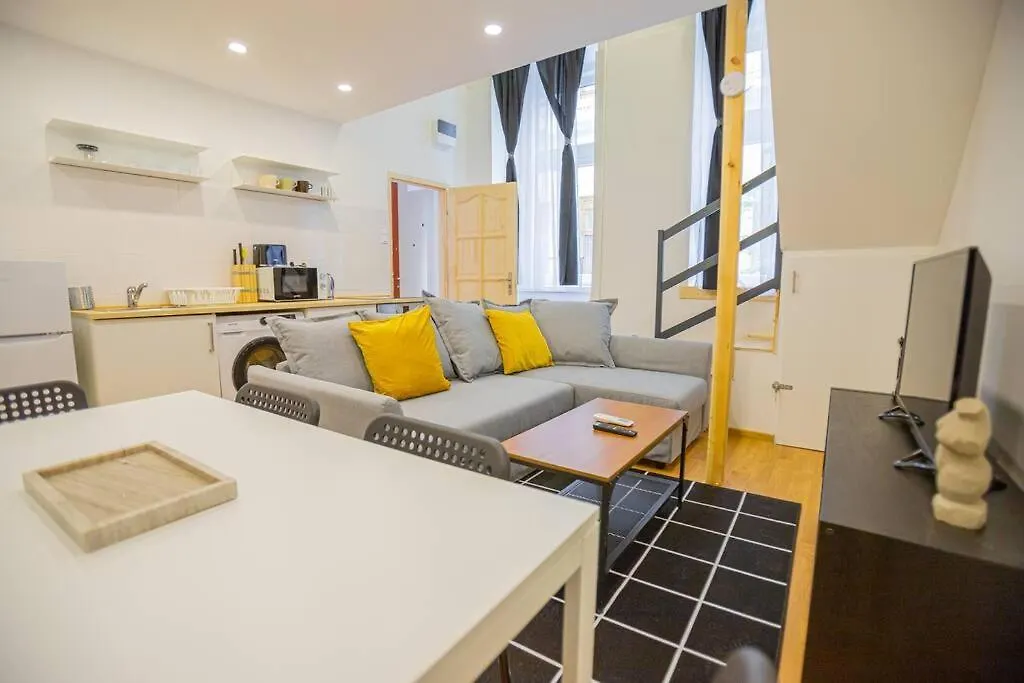 Apartment 2 Bedroom Flat In The Dob Street, Venus Budapest Hungary